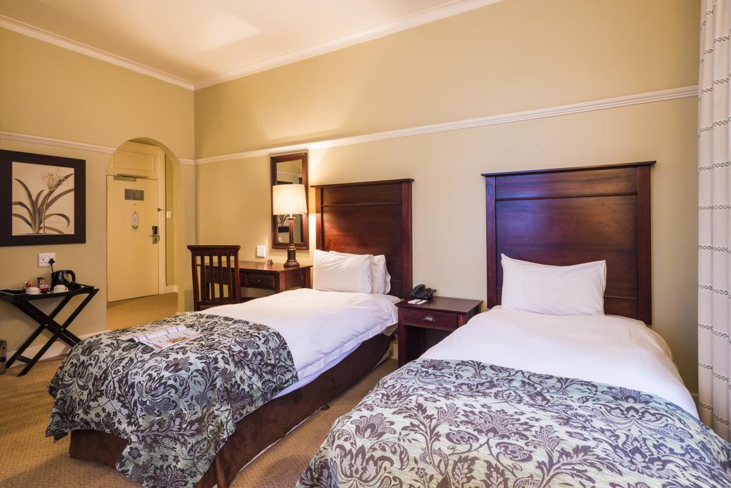 Imperial Hotel By Misty Blue Hotels Питермарицбург Экстерьер фото